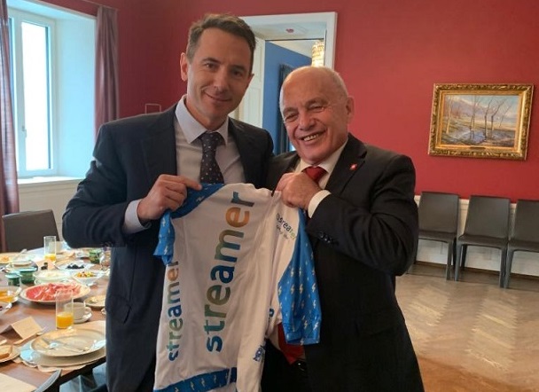 Meeting of two presidents: Ivan Zhitenev, Streamer Electric AG, and Üli Maurer, Switzerland. Meeting of two presidents: Ivan Zhitenev, Streamer Electric AG, and Üli Maurer, Switzerland.